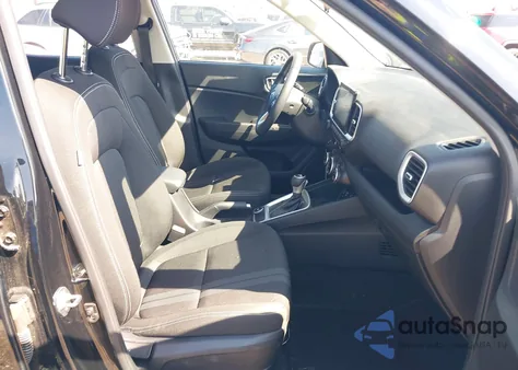 2024 Hyundai Venue Sel z USA, uszkodzony, nr VIN KMHRC8A32RU293939